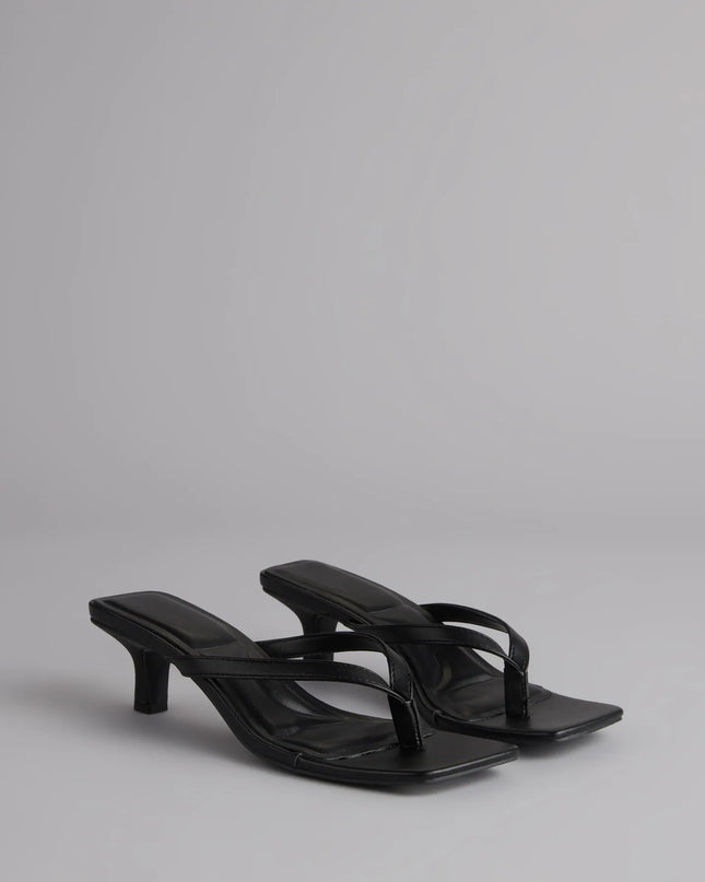 Windsor Feeling Chic Thong Square Toe Kitten Heels