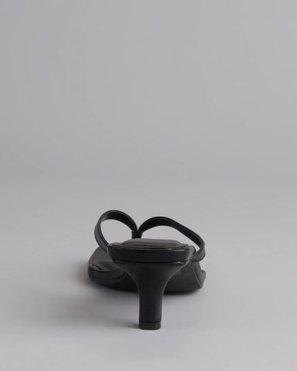 Windsor Feeling Chic Thong Square Toe Kitten Heels